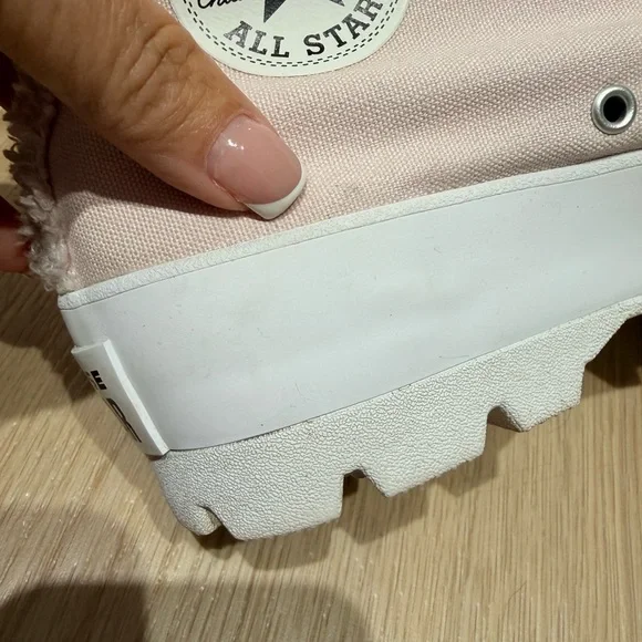 Converse Chuck Taylor All Star Lugged Platform Pink Sherpa Shoes A04448C Size 9 - Picture 9 of 11